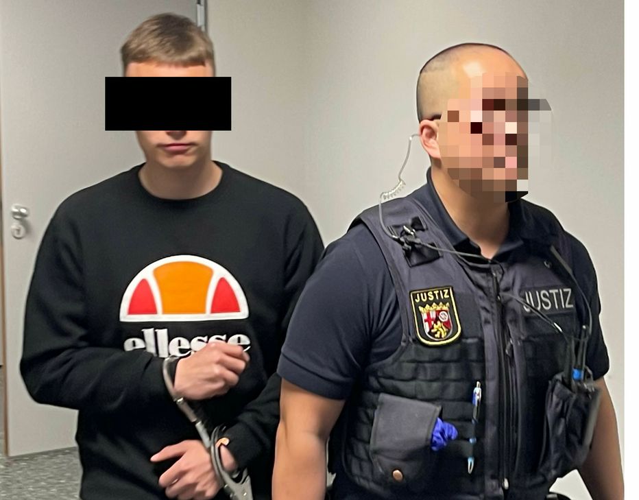 Der Angeklagte W. (17) hat über seinen Verteidiger ein umfassendes Geständnis abgelegt. Er hatte die Ermittler auf die Spur des Trios gebracht.