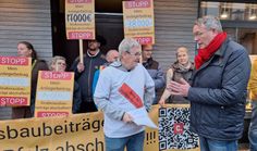 »Trotz Jenssens Einschüchterung konnten wir ein Gespräch mit dem Ministerpräsidenten führen«, sagt Percy Merkelbach (vorne links), hier im Dialog mit Alexander Schweitzer (vorne rechts).