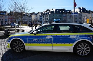Nach den Schüssen auf zwei Polizeibeamte am 7. April löste die Polizei in Prüm eine Großfahndung mit mehr als 300 Einsatzkräften aus. Der Tatverdächtige wurde nach stundenlanger Suche festgenommen.