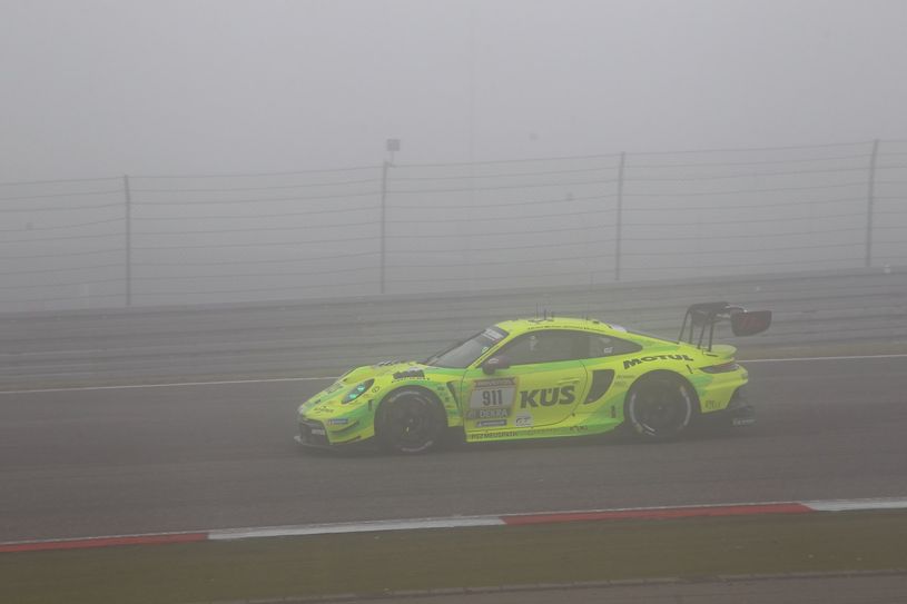 Zweite wurden Laurens Vanthoor/Thomas Preining/Kevin Estre/Ayhancan Güven im Porsche 911 GT3 R (#911).