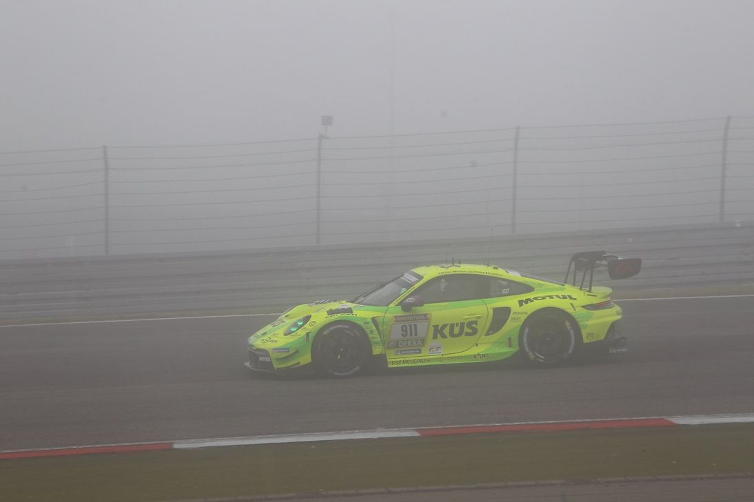 Zweite wurden Laurens Vanthoor/Thomas Preining/Kevin Estre/Ayhancan Güven im Porsche 911 GT3 R (#911).