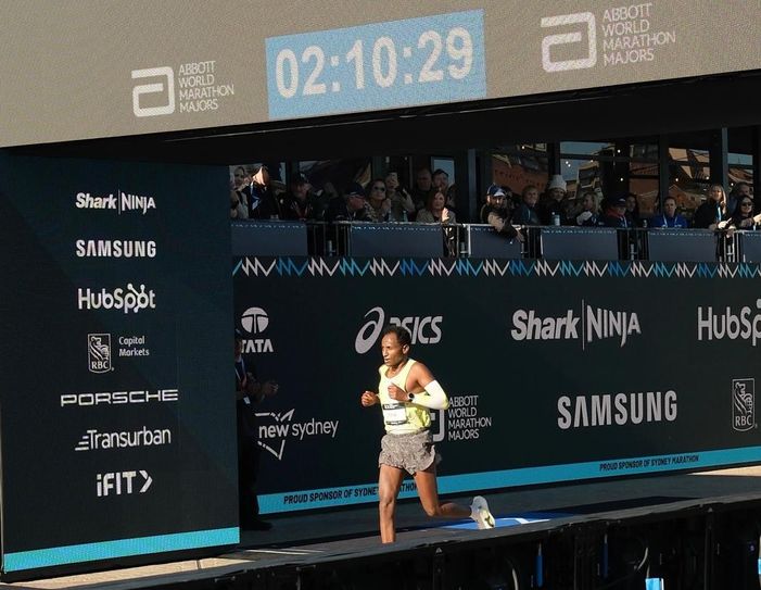 Im Kampf gegen den Krampf: Samuel Fitwi schaffte,  trotz des Oberschenkel-Problems, Platz 13.