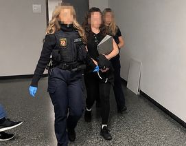 Sitzt seit 2023 in Untersuchungshaft: Julia L., sie ist die Ex-Lebensgefährtin des ermordeten Arztes Steffen Braun.
