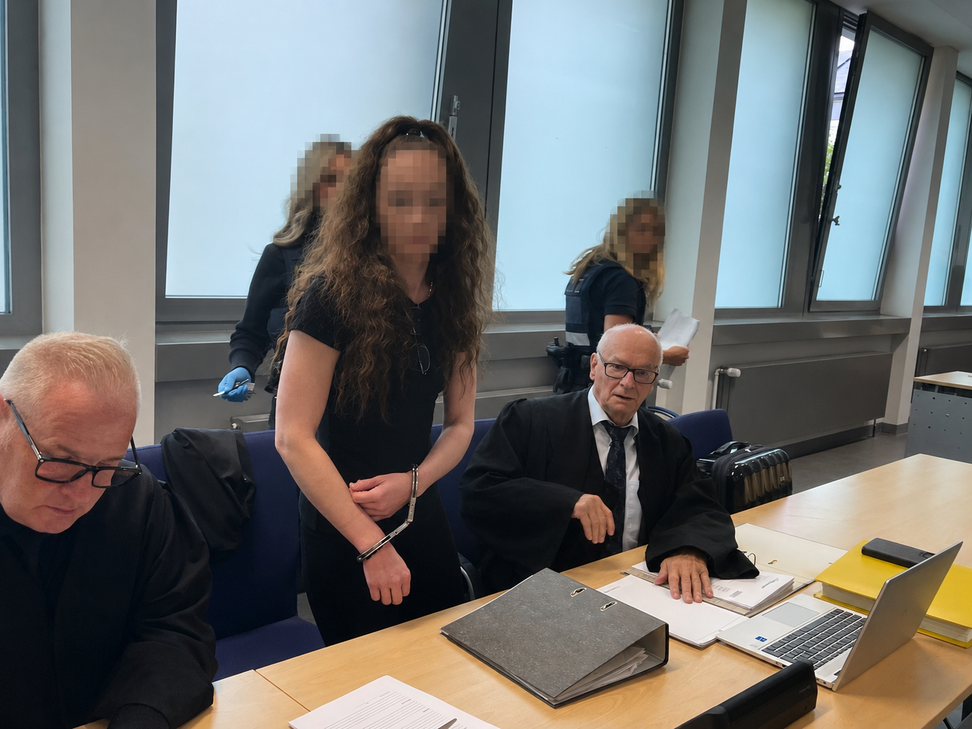 Sitzt seit 2023 in Untersuchungshaft: Julia L., sie ist die Ex-Lebensgefährtin des ermordeten Arztes Steffen Braun..