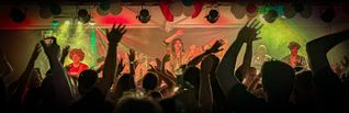 Mit dabei beim Sommerfest auf der Reichsburg sind die Donnerloch Boyz aus Brodenbach, die mit Schlager-Rock, Kult-Hits und Songs aus den 70er- und 80er-Jahren für beste Stimmung sorgen.
