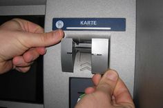 Mehrere Täter standen offenbar kurz davor, in Hochstetten-Dhaun einen Geldautomaten zu sprengen.  Foto: Stilbild