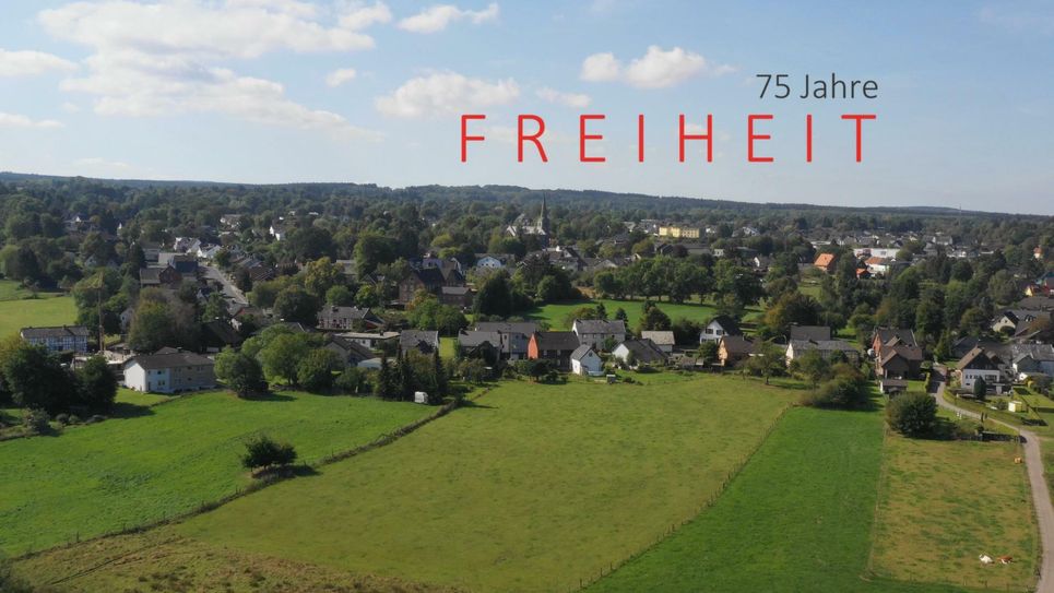 Die Feierlichkeiten »75 Jahre Freiheit« vom Herbst 2019 hat die Filmwerkstatt Eifel begleitet und einen Dokumentarfilm erstellt. Dieser wird am Samstag, 20. November, um 15 Uhr im Roetgener Bürgersaal gezeigt. Der Eintritt ist frei, um Anmeldung wird unter Tel. 02471/4299 gebeten. Foto: Merz