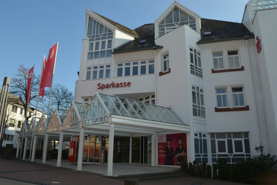 Die Geschäftsstellen der Kreissparkasse Rhein-Hunsrück in Bad Salzig, St. Goar und Gemünden öffnen wieder.
