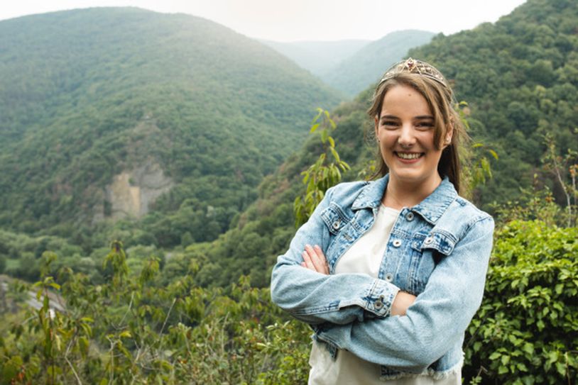 Hofft auf den Titel der Deutschen Weinkönigin: Ahrweinkönigin Eva Lanzerath. Foto: privat