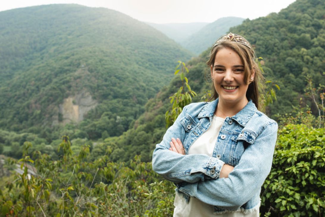 Hofft auf den Titel der Deutschen Weinkönigin: Ahrweinkönigin Eva Lanzerath. Foto: privat