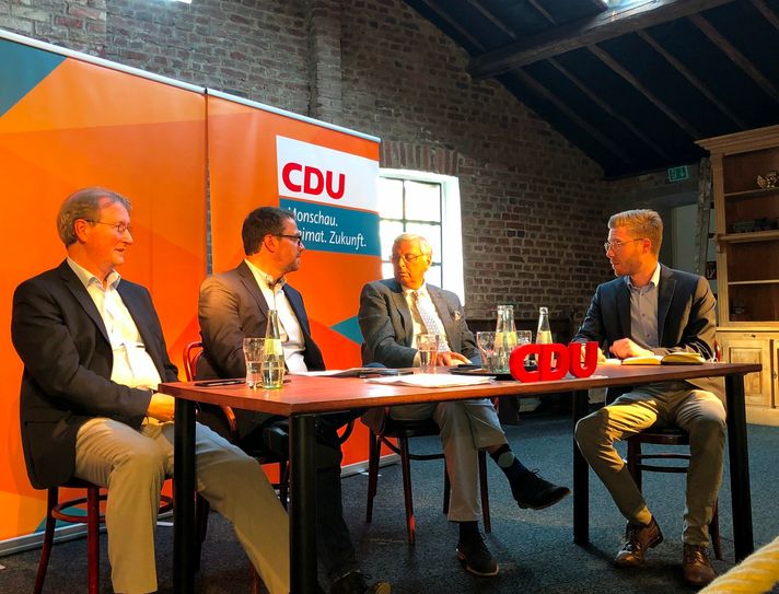 Beim Besuch in Mützenich warnte der CDU-Politiker Wolfgang Bosbach davor, dass den Menschen ihre politische Grundüberzeugung verloren gehe.