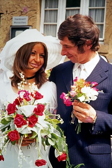 1971 standesamtlich geheiratet genießen Brigitte und Walter Alzer seit 45 Jahren die gemeinsame Zeit in ihrem Garten in Konzen.