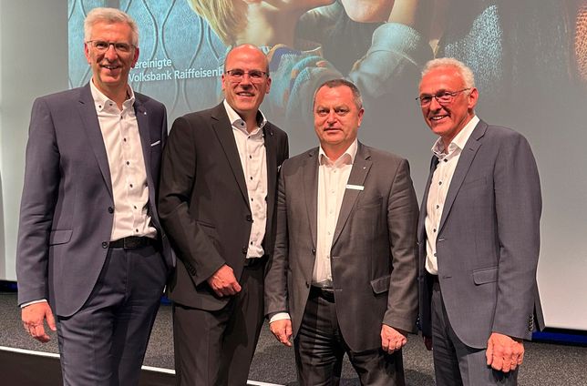 (v.l.): Erik Gregori (Co-Vorstandssprecher), Dr. Michael Wilkes (Co-Vorstandssprecher), Peter van Moerbeeck (Vorstand), Hans-Peter Scholtes (AR-Vorsitzender).