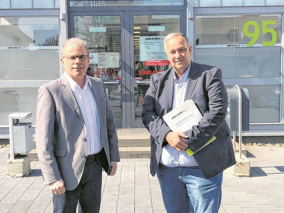 Stefan Graaf und Jürgen Crombach vermelden rasant steigende Zahlen aus dem Jobcenter Eifel, sehen aber in geflüchteten Ukrainern großes Potenzial.