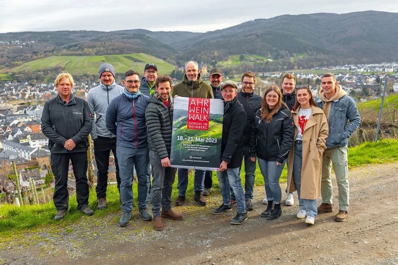 Freuen sich auf den AhrWeinWalk an Christi Himmelfahrt: (v.l.) Stefan Kurth, Tim Adeneuer, Alexander Müller, Peter Kriechel, Alexander Weber, Torsten Pollig, Jan Schmidt, Sven Coels, Niklas Körtgen, Malin Karliner, Dominik Kremer, Stephanie Lenz und Jannick Dresen.
