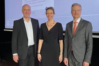 Dr. Wolfgang Rimili (links), Dr. Stephanie Zang und Privatdozent Dr. Stefan A. Müller.