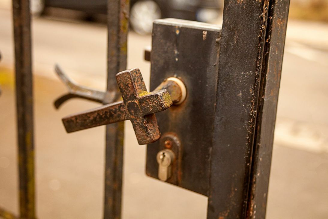 Noch vor 100 Jahren waren Protestanten in der katholisch dominierten Region außen vor. Inzwischen öffnen die Konfessionen ihre Türen füreinander. Ein gewisses Fremdeln ist mancherorts geblieben.   Foto: Photocreatief/fotolia.com
