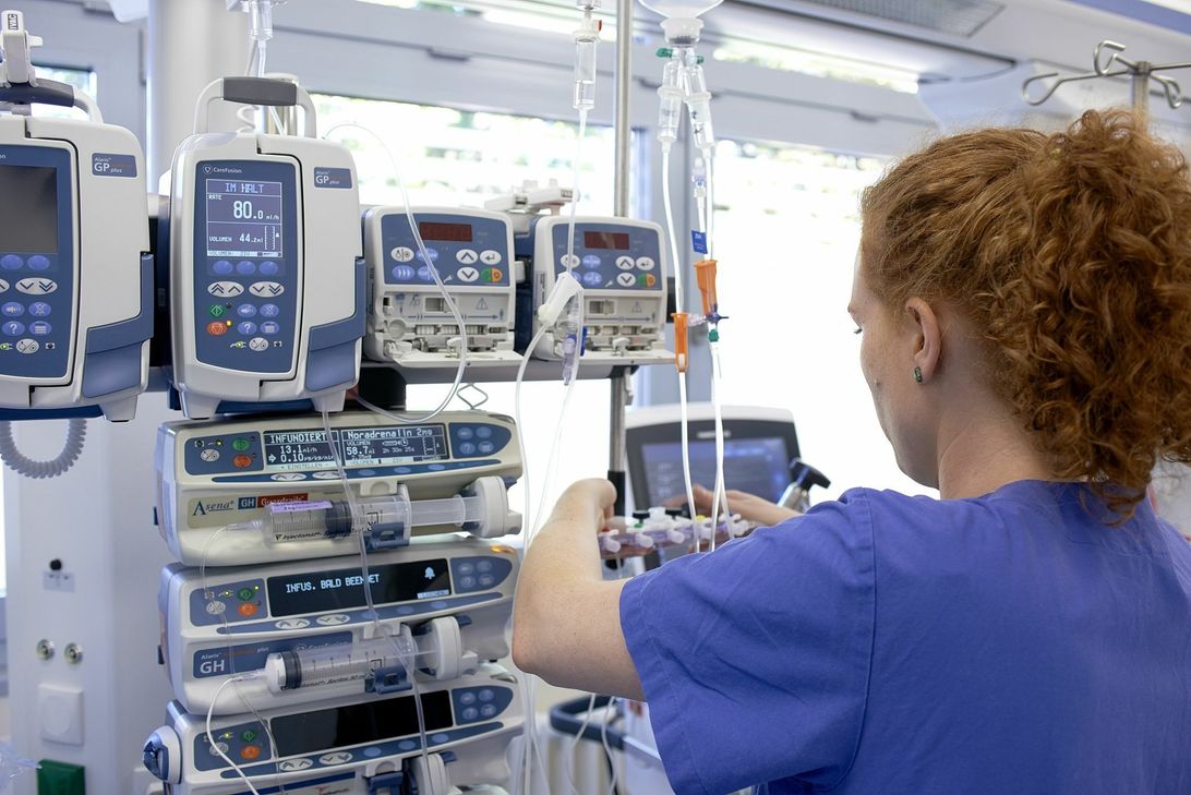 Auf der Erwachsenen-Intensivstation des Klinikums Mutterhaus ist ein Keim bei mehreren Patienten nachgewiesen wurden. Teile der Station sind deshalb vorübergehend geschlossen worden. Foto: Hans-Werner Bohn