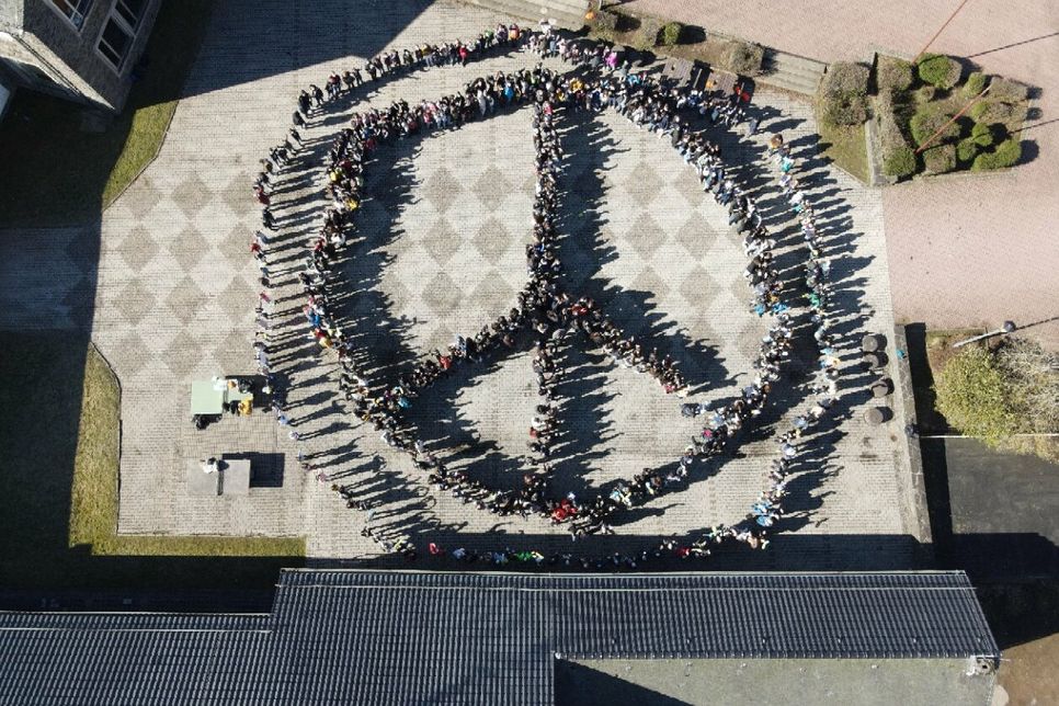 Die Botschaft der Kinder ist klar: Wir wollen Frieden auf unserer Welt!!! Foto: Thomas Waasem