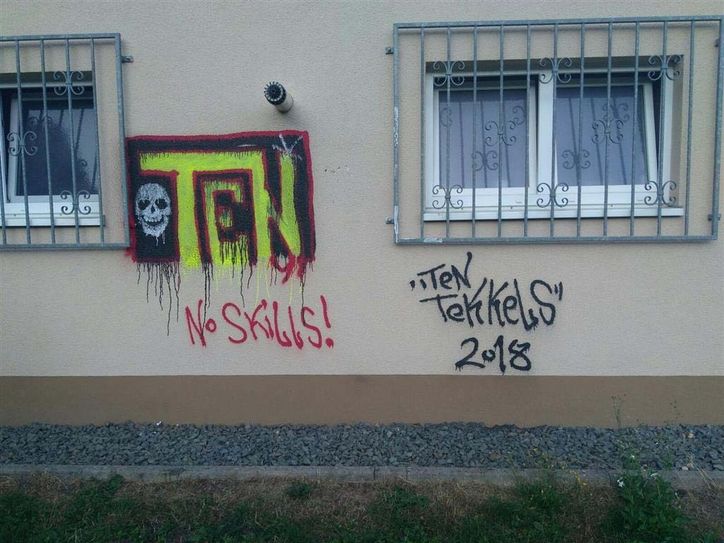 Bei Prüm häufen sich Graffiti. Der Schaden: Mehrere Tausend Euro.  Foto: Polizei