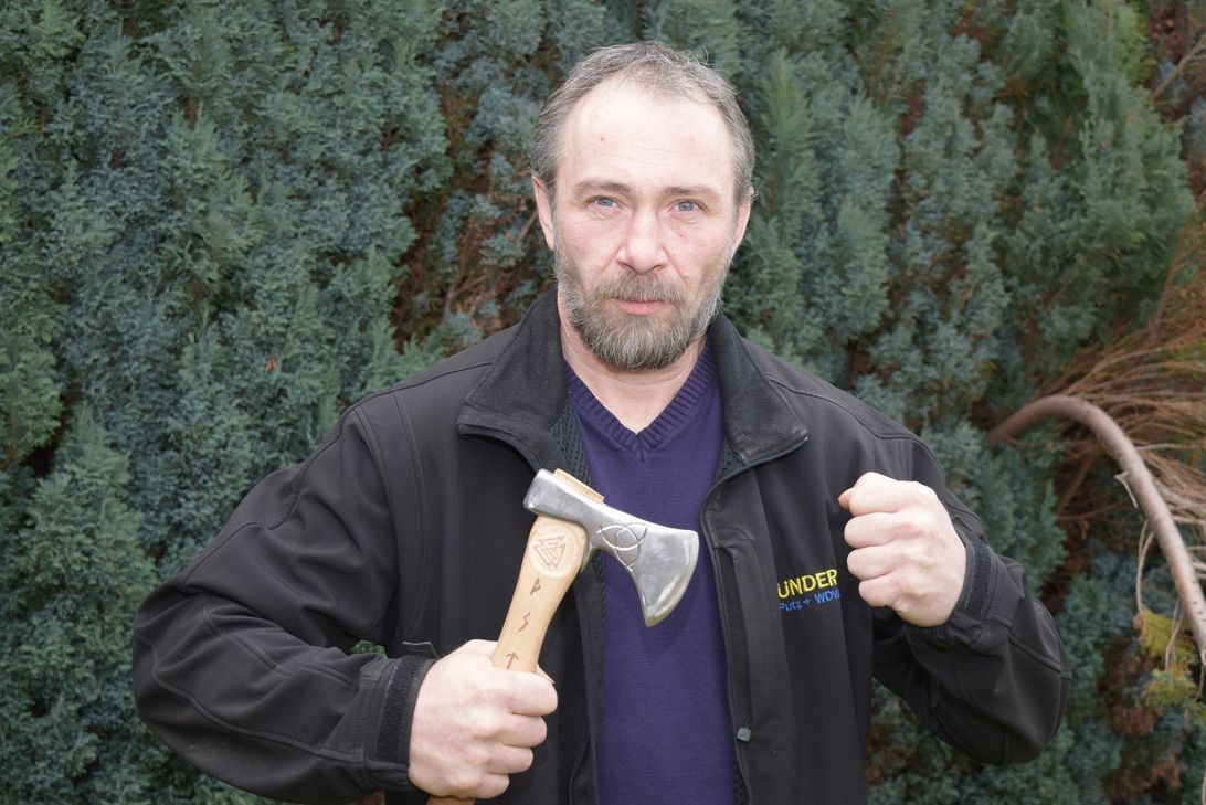 Alfred Hildebrandt setzt für 1,5 Millionen Euro sein Leben in der sibirischen Taiga aufs Spiel.