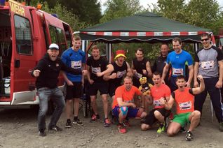 Foto: v.l.n.r: Frank Lempges, Stefan Bergweiler (FW Bitburg), Marius Lenartz (FW Bitburg), Mark Lukas (FW Bitburg), David Maas (FW Bitburg), Niko Leinen, Michael Becker (FW Bitburg), Reiner Pint (FW Bitburg), Marc Meiers (FW Preist), Christoph Werner, André Hermes (FW Speicher)