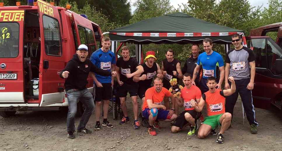 Foto: v.l.n.r: Frank Lempges, Stefan Bergweiler (FW Bitburg), Marius Lenartz (FW Bitburg), Mark Lukas (FW Bitburg), David Maas (FW Bitburg), Niko Leinen, Michael Becker (FW Bitburg), Reiner Pint (FW Bitburg), Marc Meiers (FW Preist), Christoph Werner, André Hermes (FW Speicher)