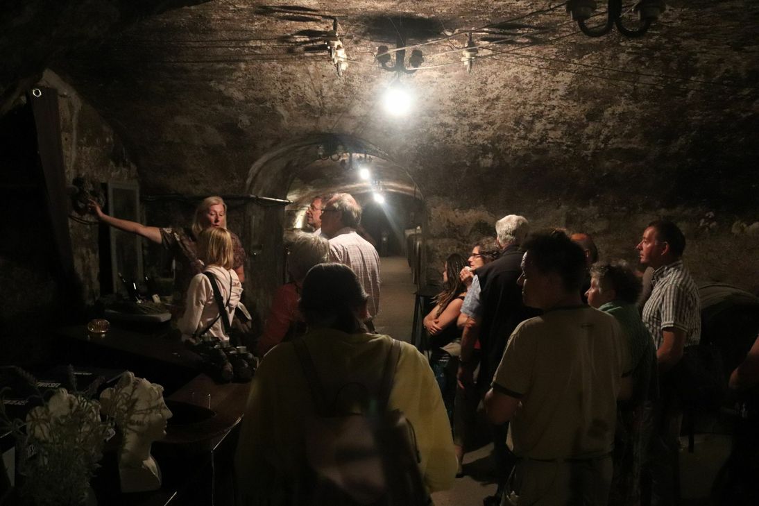 Während der Führung wird auch der Weinkeller unter dem Palais Kesselstatt besichtigt. Foto: Trier Tourismus und Marketing GmbH