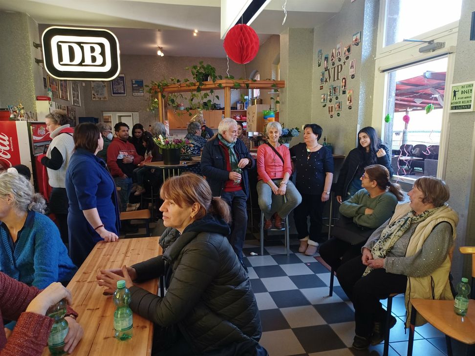 Geburtstagsfeier im Café Asyl in Daun.