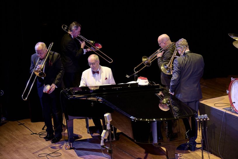 Bringt den Swing mit nach Idar-Oberstein: Das Glenn Miller Orchestra gastiert im Stadttheater.
