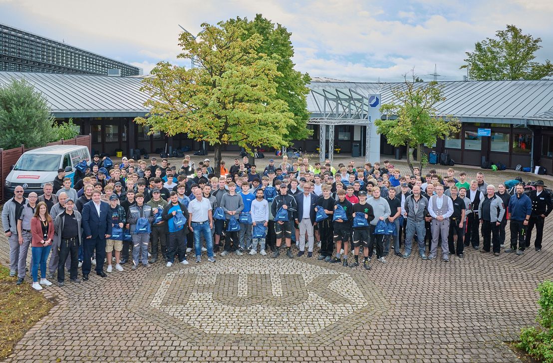 Für mehr als 200 Jugendliche des ersten Ausbildungsjahres in den Bauhandwerken begannen die Lehrgänge der Überbetrieblichen Lehrlingsunterweisung (ÜLU) als wichtiger Teil der dualen Ausbildung im Koblenzer Bildungszentrum der HwK...