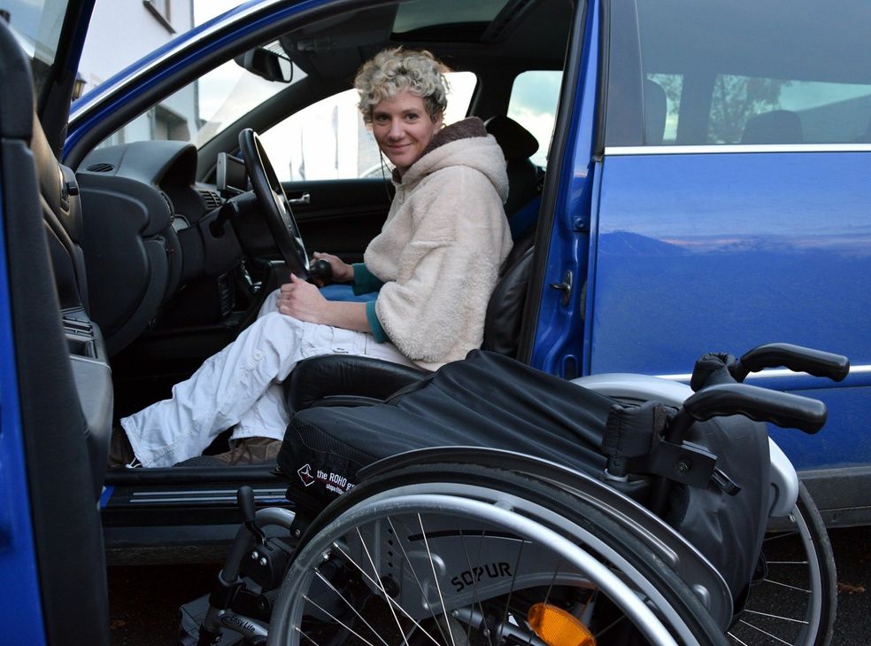 Das eigene Auto bedeutet für Melanie Simon Freiheit in ihrem Alltag. In ihrer Freizeit betreibt sie sogar selbst Motorsport oder düst mit dem Quad rund um Kerpen. Foto: Th. Wirtz