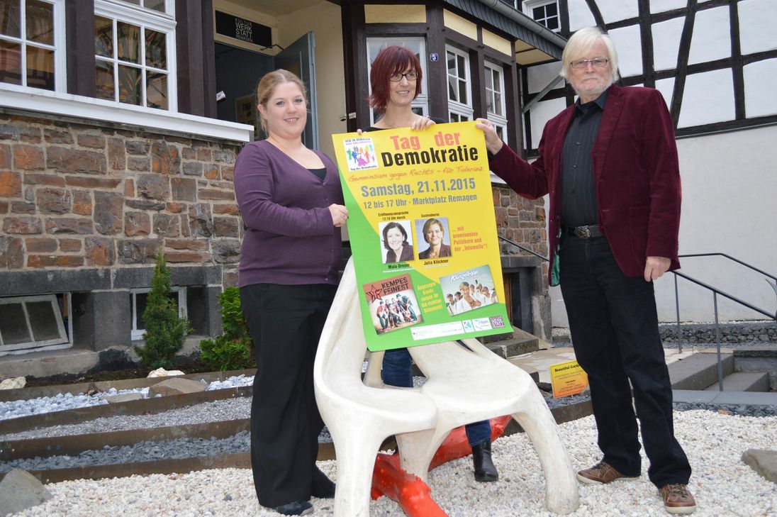 Eva Etten, Michaela Schmitt und Rolf Plewa (v.l.), die Organisatoren des Tags der Demo-kratie am 21. November in Remagen.