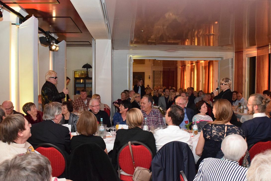 Hannelore übernahm die Moderation für ihren Heino. Foto: Anja Breuer