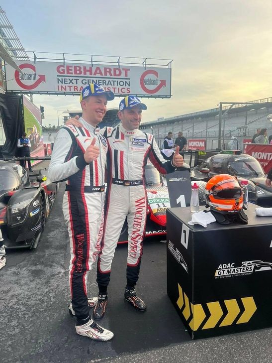 Die Duqueine-Piloten Leonard Weiss (links) und Torsten Kratz siegten am Sonntag auf dem Hockenheimring.