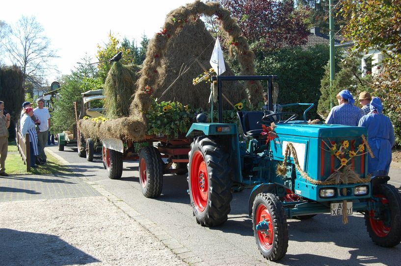 Die Ortsbauernschaft und der Turnverein sind Ausrichter des Erntedank-Umzuges.