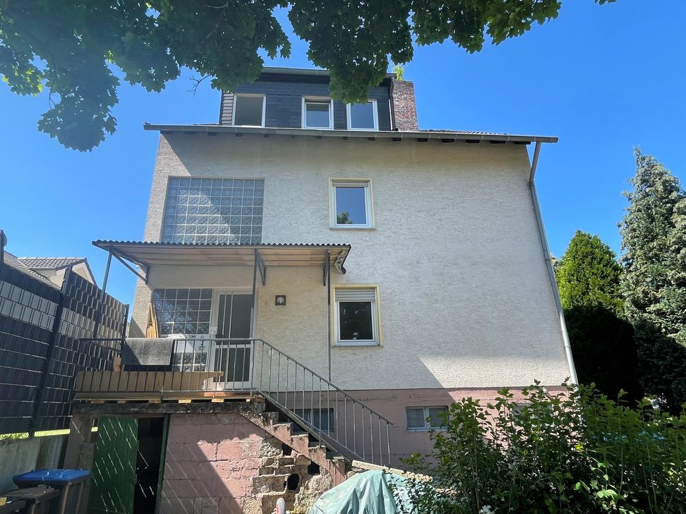 Im Keller dieses Hauses in Bad Breisig sollen sich die Verbrechen abgespielt haben.