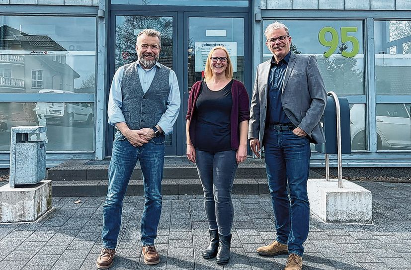Marcus Alt, Leiter des Jobcenters Stolberg/Eifel, die stellvertretende Teamleiterin in Simmerath, Katarina Mitrovic, und Geschäftsführer Stefan Graaf (v.l.) wissen das Jobcenter in herausfordernden Zeiten.