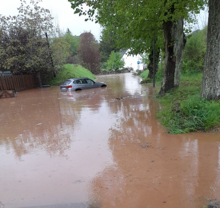 Auch das Festzelt stand im Hochwasser. Die Kirmes findet eingeschränkt statt.