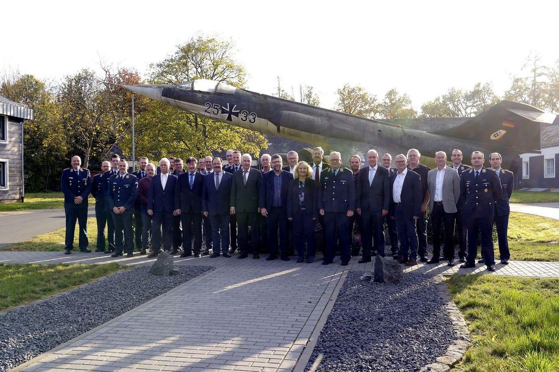 Zur 30. Fluglärmkommission bot das Taktische Luftwaffengeschwader 33 wieder die Möglichkeit zum Gespräch.