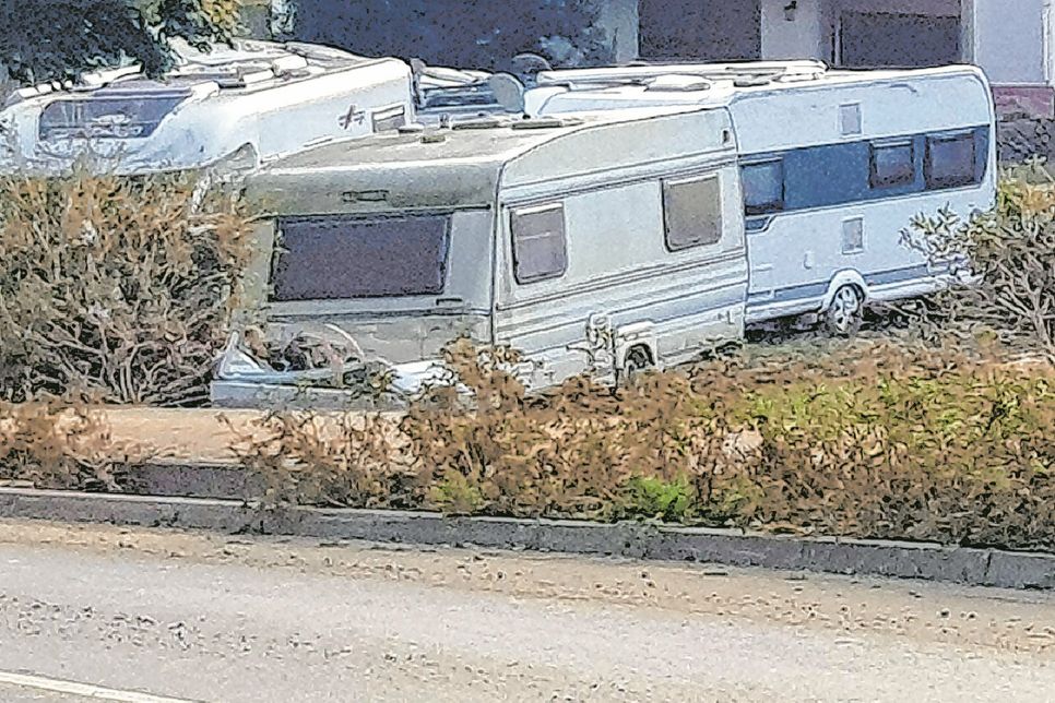Nach der Flutkatastrophe angelandete Wohnwagen/Wohnmobile in Bad Neuenahr-Ahrweiler.