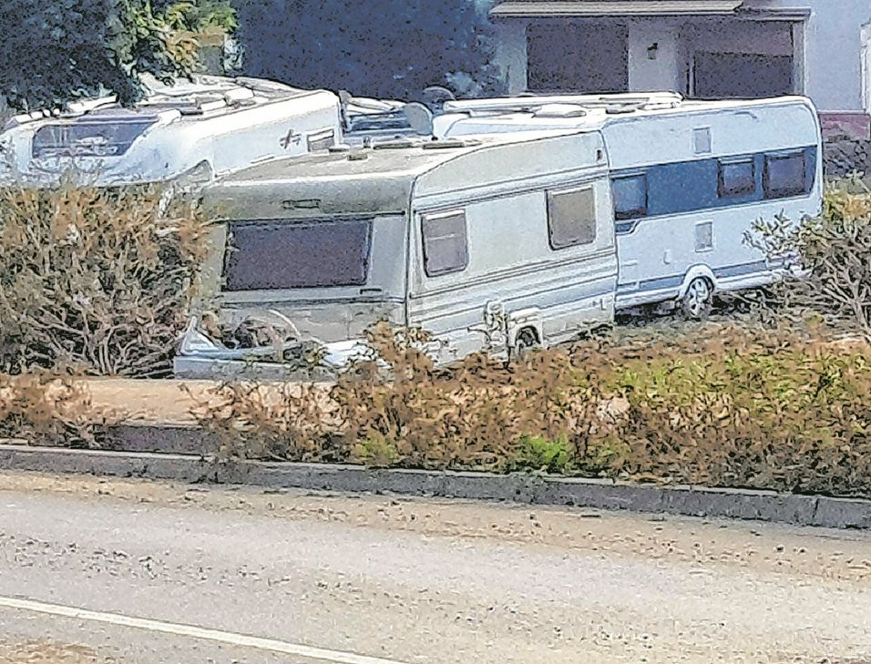 Nach der Flutkatastrophe angelandete Wohnwagen/Wohnmobile in Bad Neuenahr-Ahrweiler.
