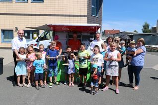 Der Energieversorger Innogy war mit seinem Backmobil beim abschließenden Kinderjahrmarkt dabei und unterstützte die Ferienaktion mit 4000 Euro.