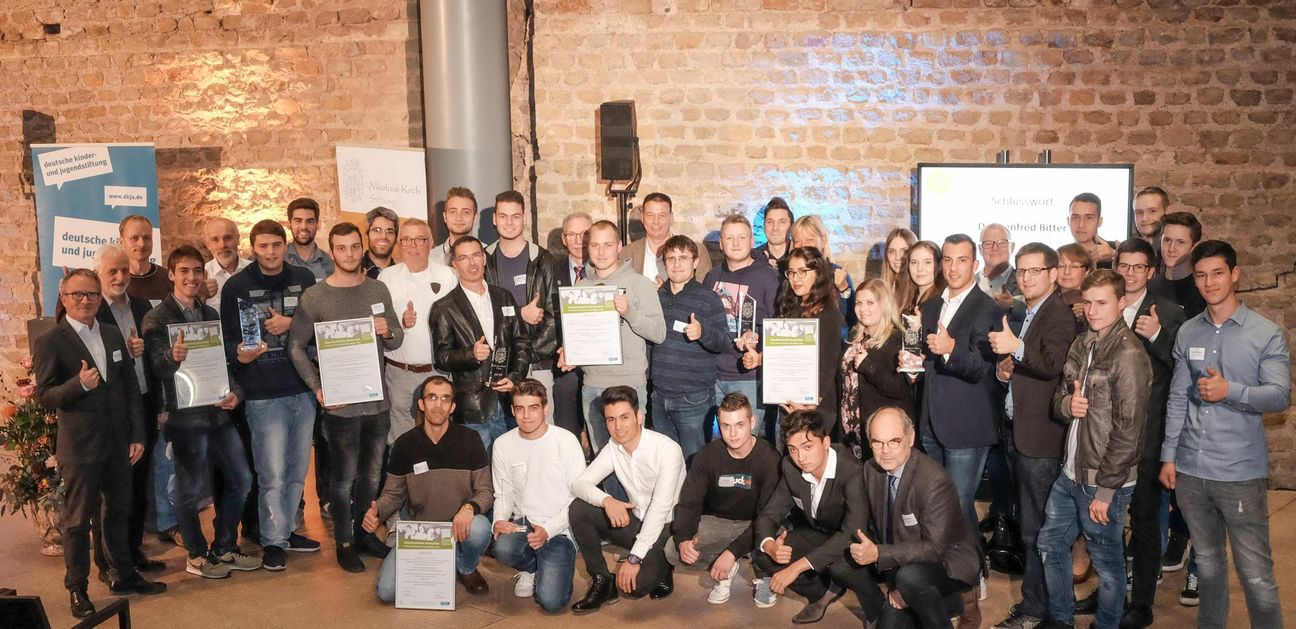Fünf Berufsschulklassen sind vor kurzem mit dem Nikolaus Koch Preis 2018 ausgezeichnet worden. Foto: DKJS/Braitsch