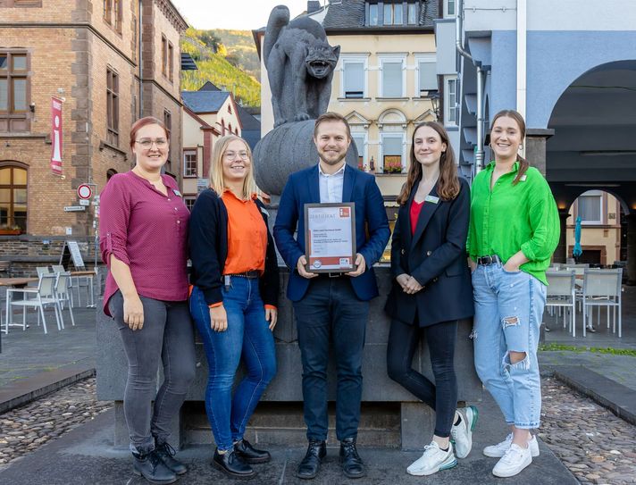 Das Team der Tourist Information Zeller Land freut sich über das sehr gute Ergebnis des Checks des Deutschen Tourismusverbands.