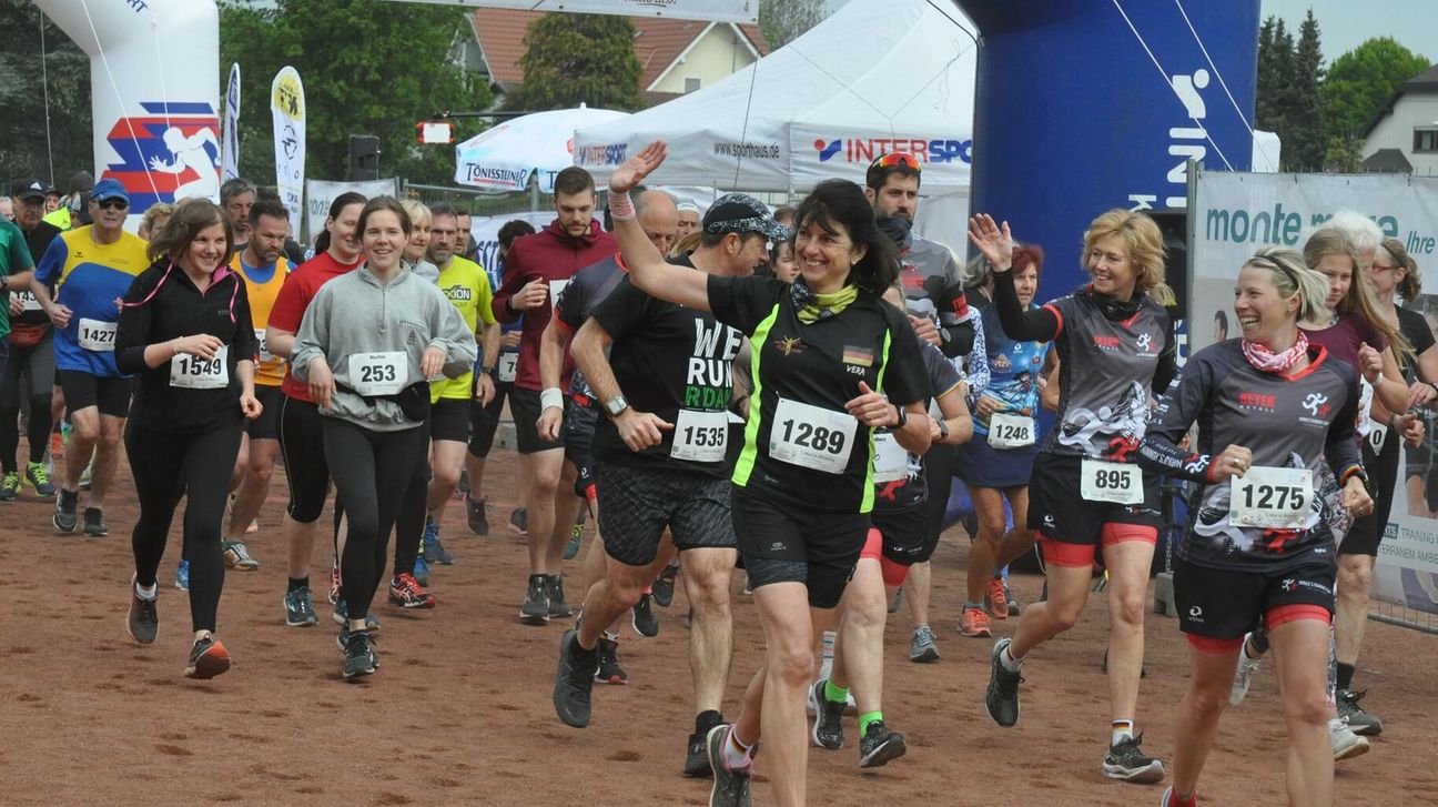 Endlich wieder Laufen: Den Teilnehmerinnen und Teilnehmern des »40 Lohners-Vulkan-Marathon« war die Freude regelrecht anzusehen.