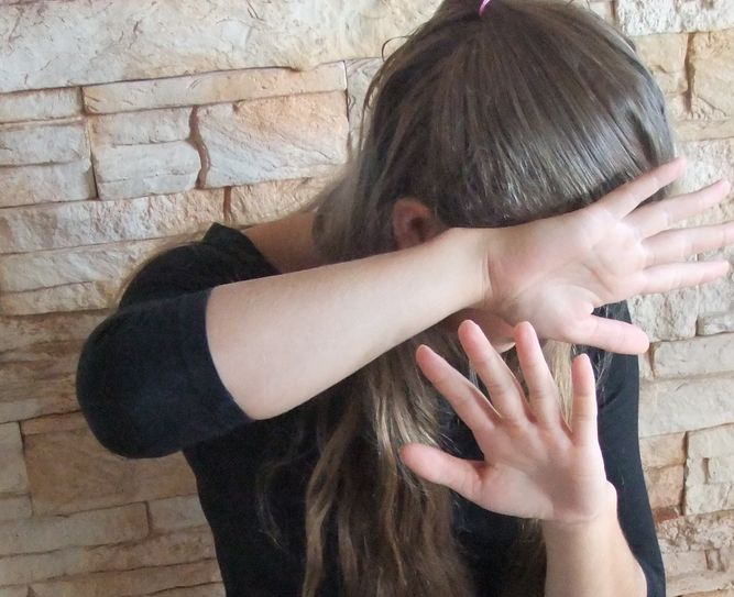 Häusliche Gewalt kommt in den »besten« Familien vor und betrifft Frauen (und Männer) aus allen Altersgruppen, sozialen Schichten und Religionsgemeinschaften. Symbolbild: Fischer