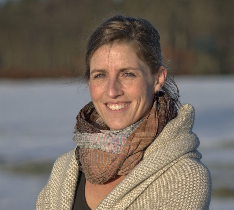 So geht ein Wahlkampf-Auftakt in Pandemiezeiten: Dr. Carmen Krämer wurde - weil erkrankt - digital zugeschaltet und begeisterte nicht nur die scheidende Bürgermeister Silvia Mertens mit ihrem Vorhaben, die Geschicke Monschaus künftig leiten zu wollen. 20 von 21 Grünen stimmten für sie.