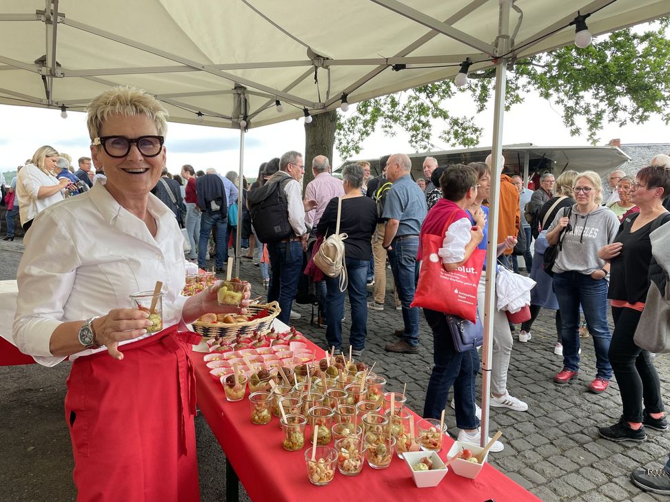 Die Gäste wurden bestens mit Speis' und Trank versorgt.