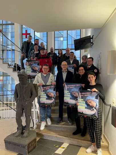 Die Beteiligten der diesjährigen Kampagne zum Jugendschutz im Karneval trafen sich zur Auftaktveranstaltung im Mayener Rathaus.